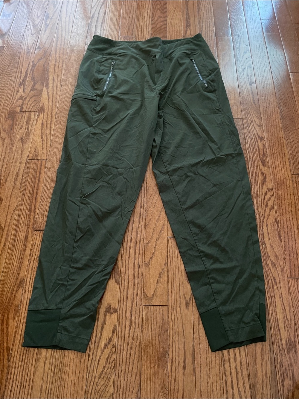 Athleta Olive Green Trekkie North Pants Women’s Sz 12